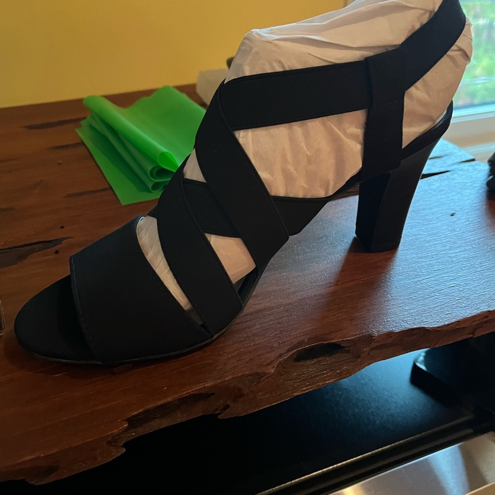 Life Stride Black Strappy Heels